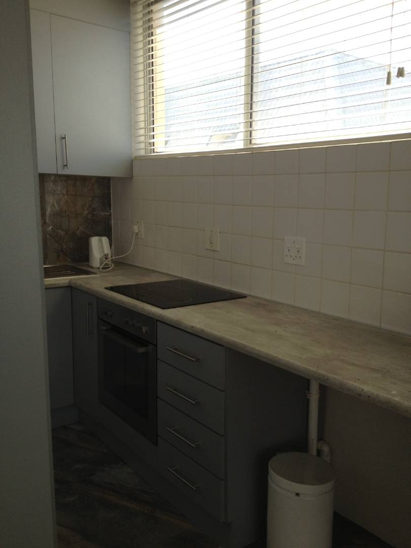 To Let 1 Bedroom Property for Rent in Sea Point Western Cape